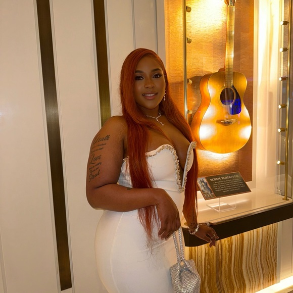 Fashion Nova White Bodycon Sweetheart Midi Dress - Picture 3 of 3